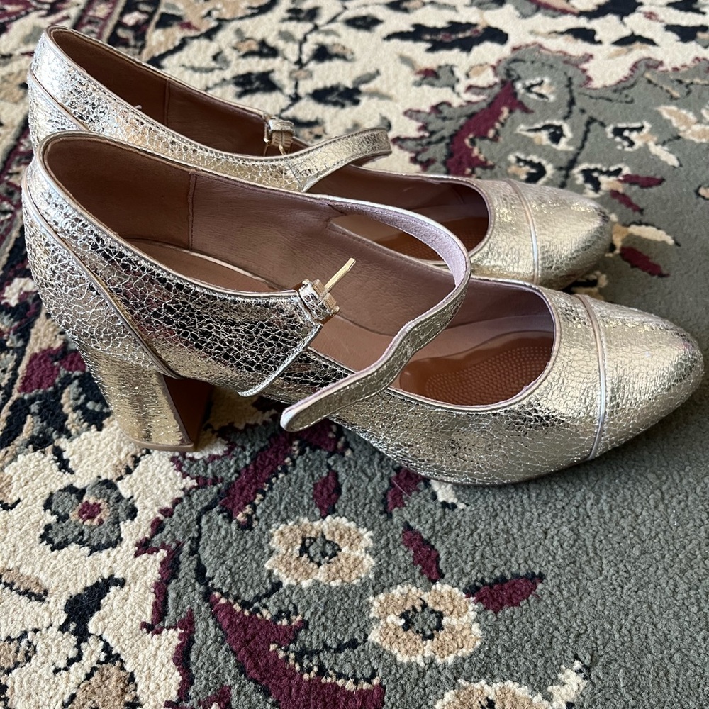 Chelsea Crew Gold Textured Orlando Heels